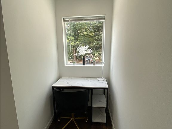 5th image of 14936 6th Ave S