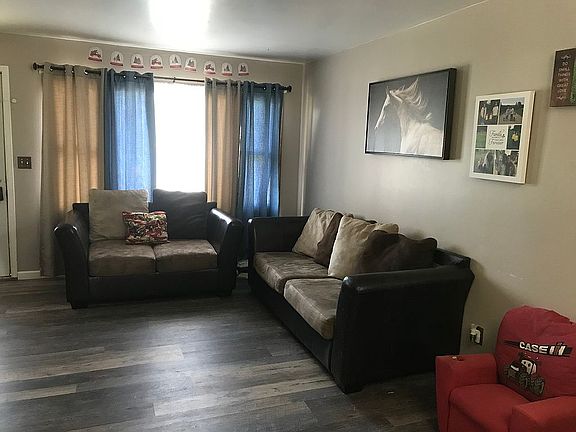 2nd image of 117 Ohmer St