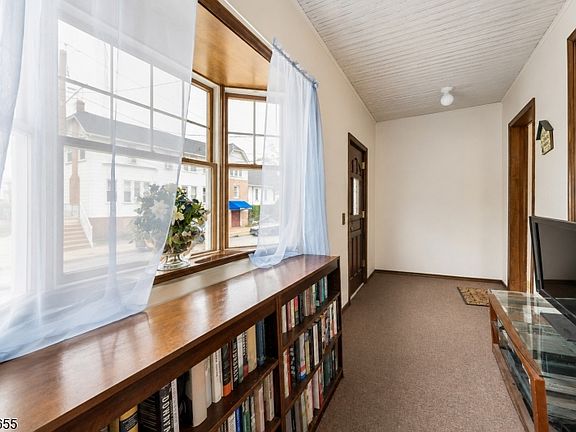 4th image of 30 Bremond St