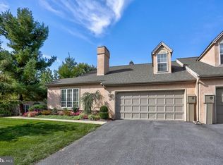 130 Greenview Dr, Lancaster, PA 17601