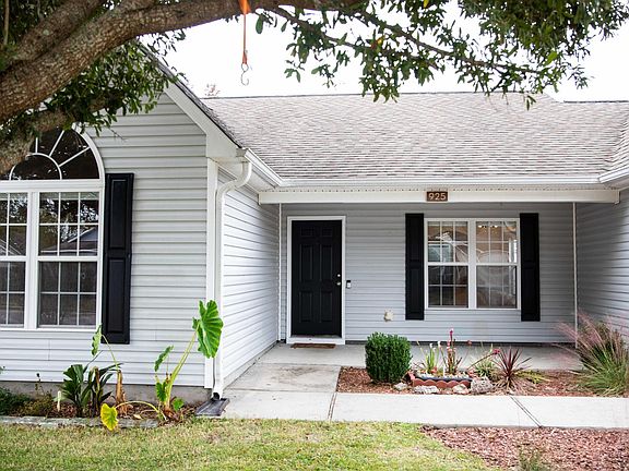5th image of 925 Bobby Brown Cir