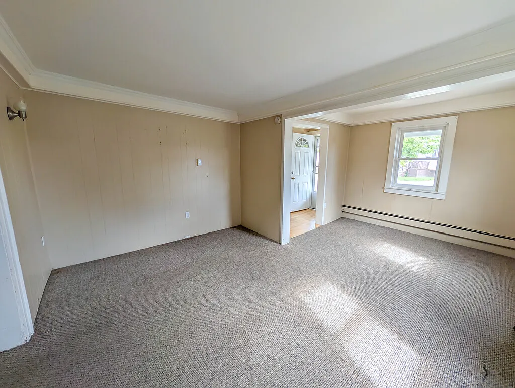 42 Leeper Street - 3 — Photo 3