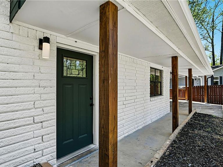 Listing photo 4