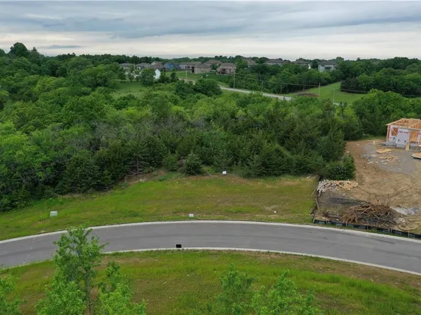 13110 W 52nd Ter, Shawnee, KS 66216