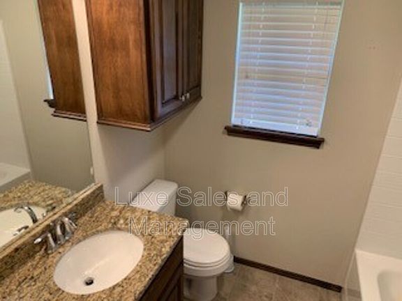 3rd image of 14004 Northwood Dr