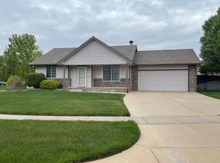 1645 E Winterset St, Goddard, KS 67052