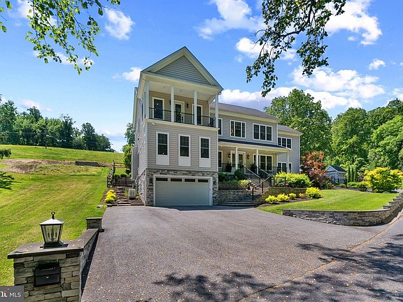 2nd image of 10907 Hollow Rd