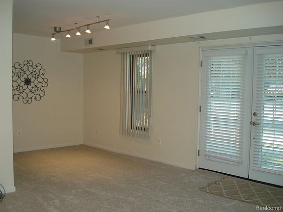 4th image of 30445 W Forteen Mile Rd APT 55
