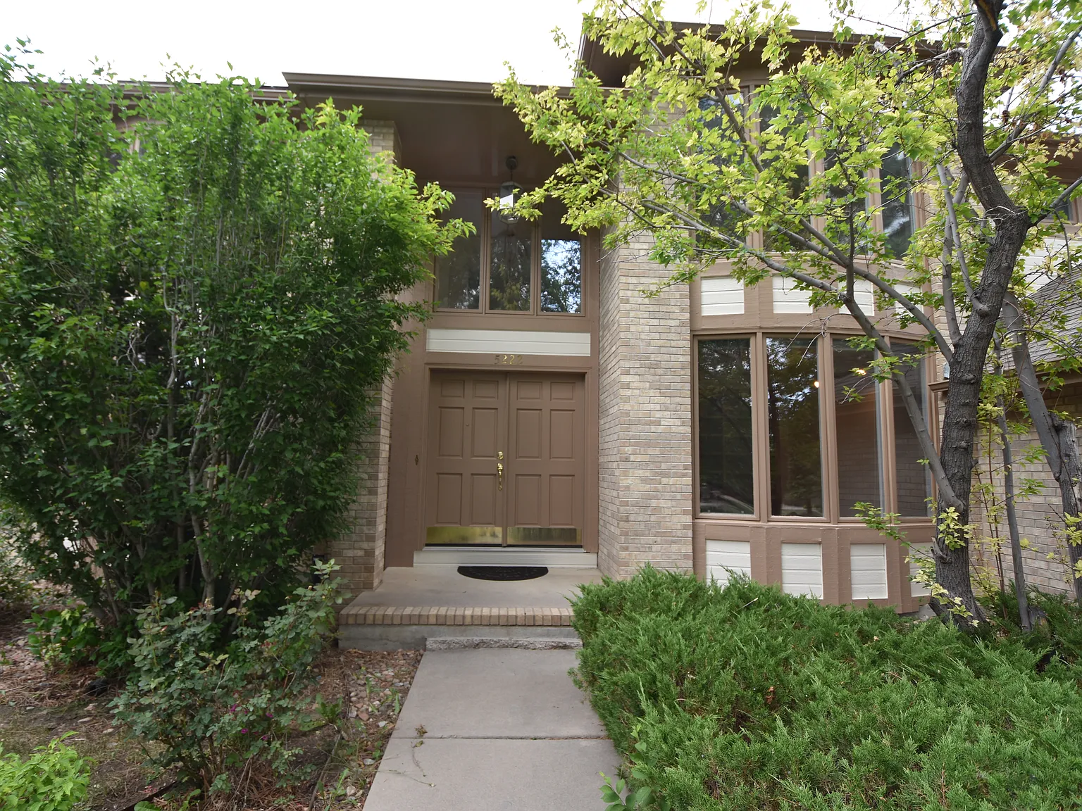 5 bed, 4.5 bath, 4212 sqft, $4,700 — Photo 2