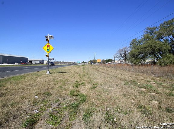 2nd image of 6810 Us Highway 181 N