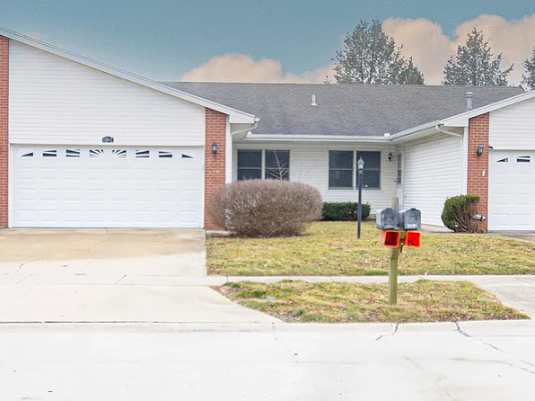 109 W Tomaras Ave #C, Savoy, IL 61874