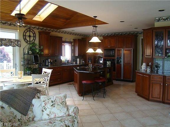 3rd image of 4130 Fox Meadow Dr