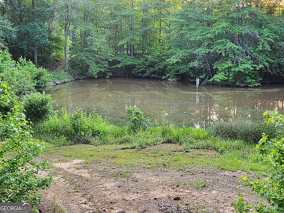 5th image of 840 Amelia Rd