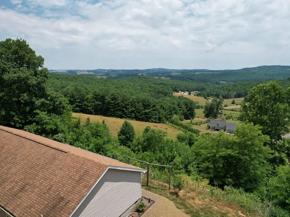 2204 Birchtree Rd, Woodlawn, VA 24343