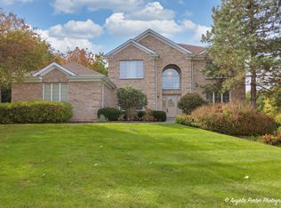 3615 Smoke Tree Ln, Crystal Lake, IL 60012