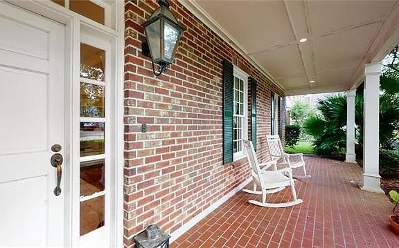 4th image of 4 Muirfield Dr
