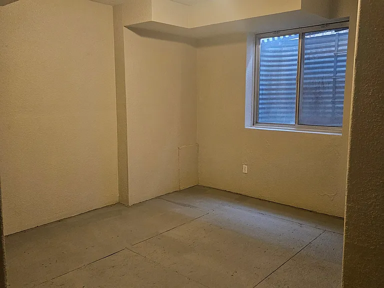 16055 Sequoia Dr — Photo 36