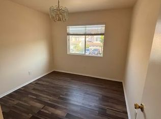 927 Harbor St, Corona, CA 92882