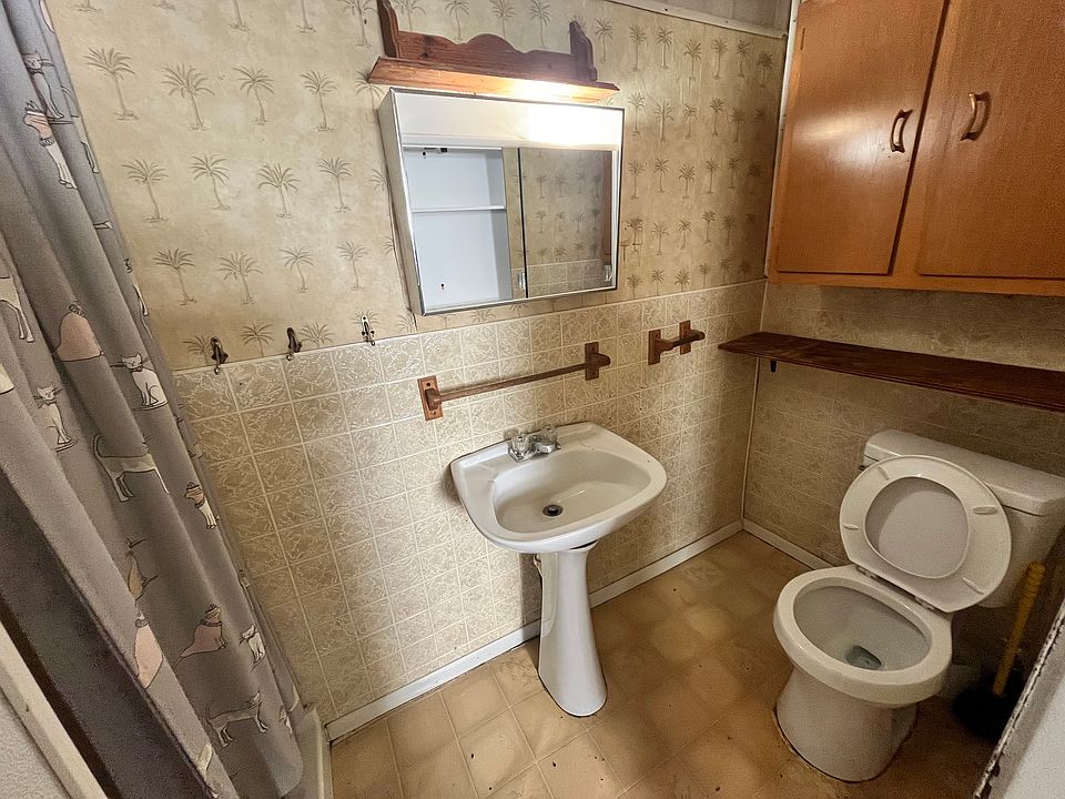 1st image of 3868 Harrison St #1