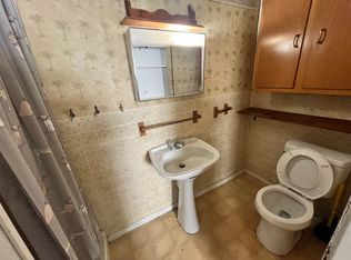 3868 Harrison St #1, Bellaire, OH 43906