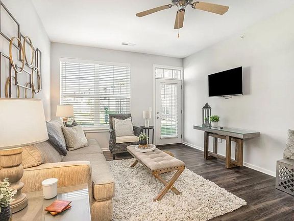 5th image of 372 Beacon Light Cir #306