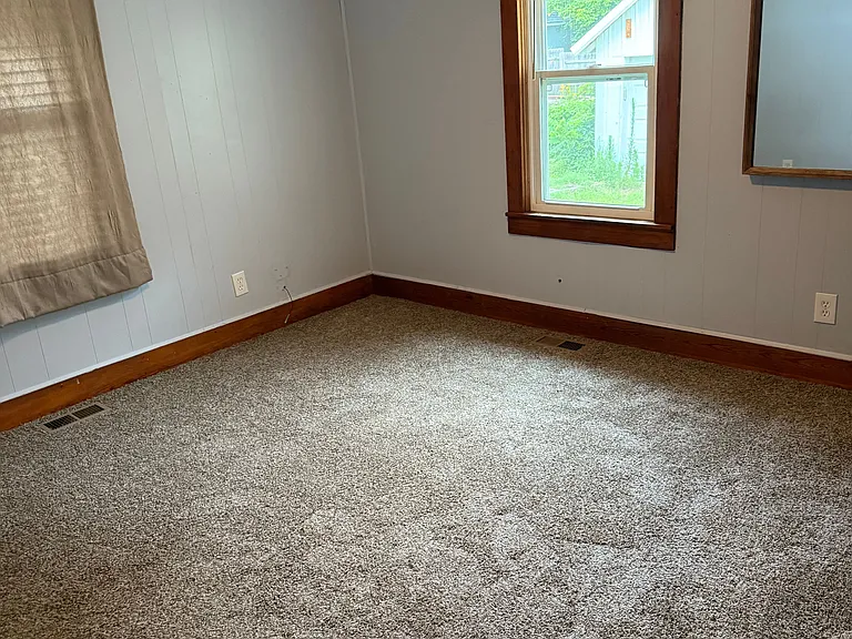 419 E Olive St — Photo 11