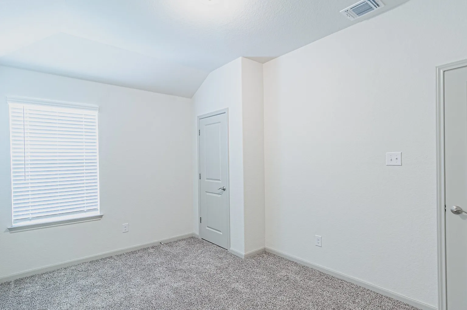 3 bed, 1550 sqft, $1,750 — Photo 2