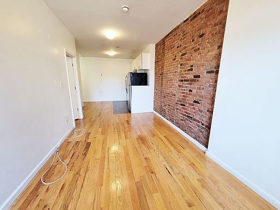 5th image of 446 Saint Nicholas Ave Floor 4