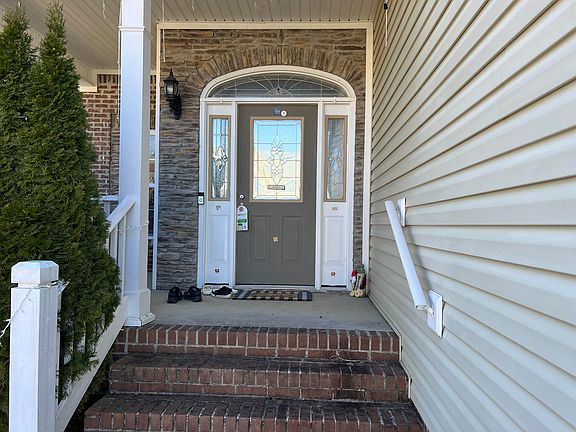 3rd image of 8412 Sophie Ln