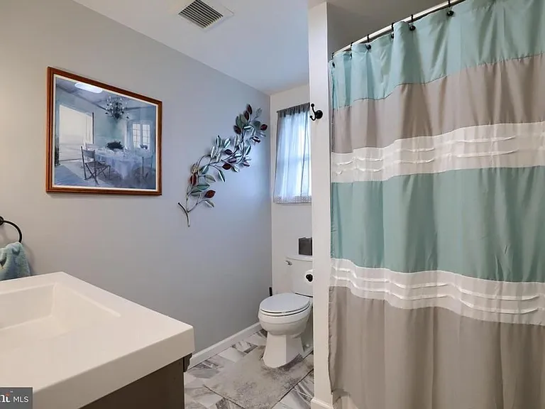 1500 Wilson Ave — Photo 53