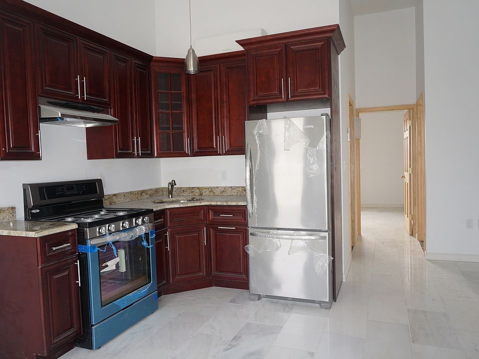 1st image of 4312 34th Ave #3