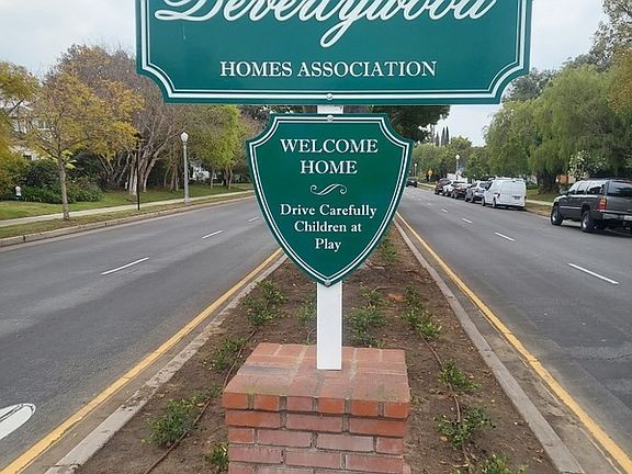 3rd image of 1560 S Beverly Dr APT 8