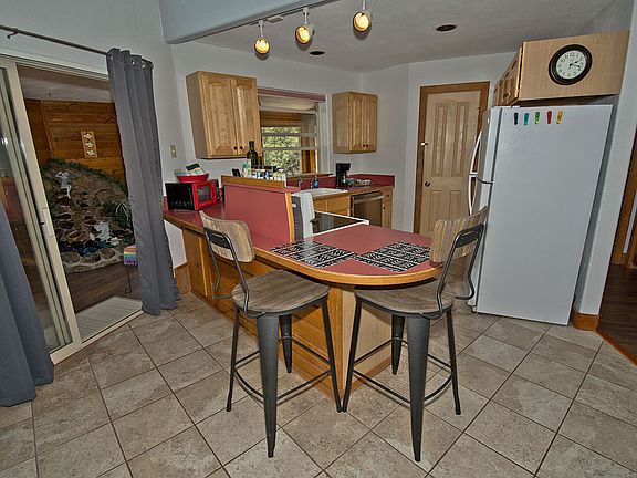 4th image of 1361 Chaparral Way