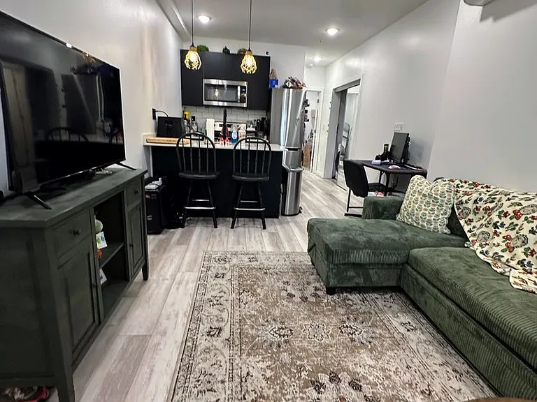 6161 Walnut St #1E — Photo 14
