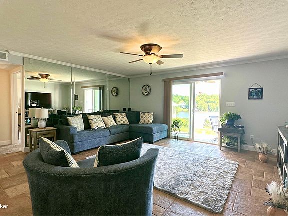 4th image of 118 Lookout Dr
