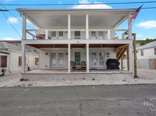 13 Izlar Ave, Tybee Island, GA 31328