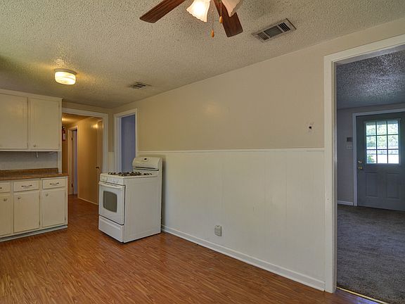 5th image of 400 S College Ave