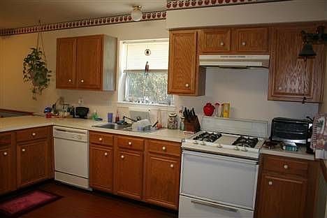 4th image of 8927 Emerald Heights Ln