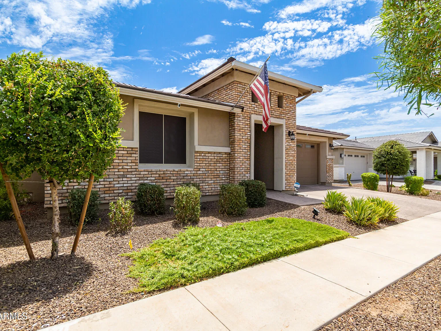 4 bed, 2.5 bath, 2298 sqft, $2,395 — Photo 1