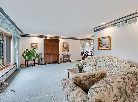 5th image of 8254 Highgate Ct