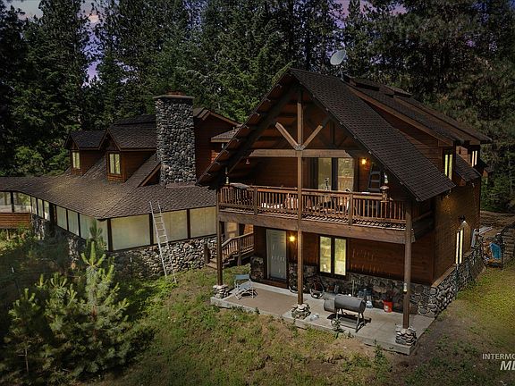 2nd image of 123 Wilderness Ranch Ln