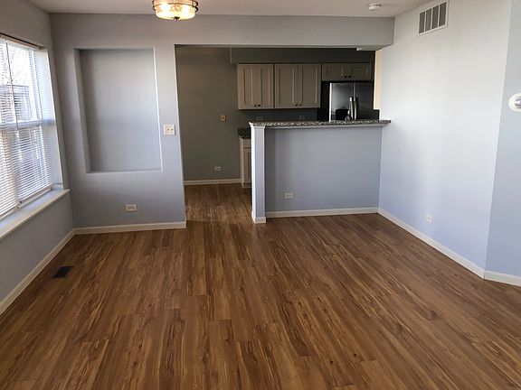 4th image of 909 Huntington Dr #909