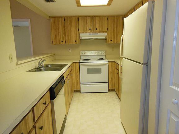 3rd image of 1880 Crystal Lake Dr #55