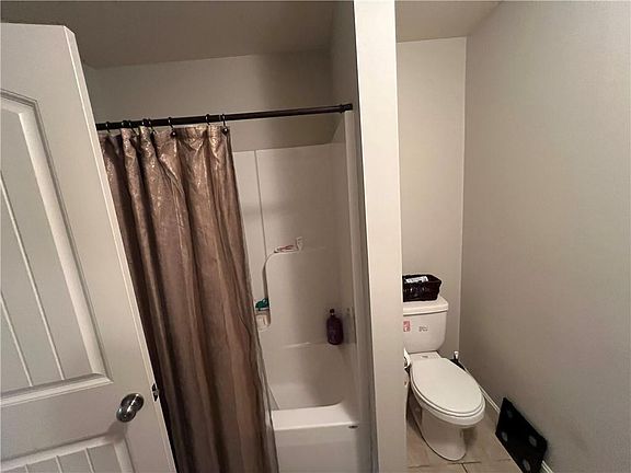 4th image of 9301-9303 N Robinhood Ave