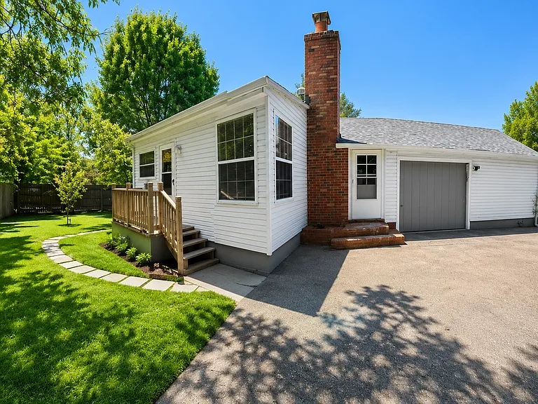 10300 Dudley Dr — Photo 21