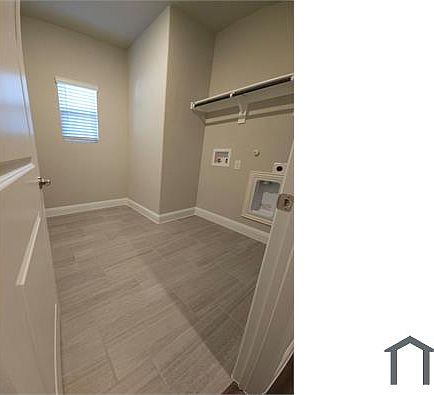 3rd image of 404 Dempsey Dr
