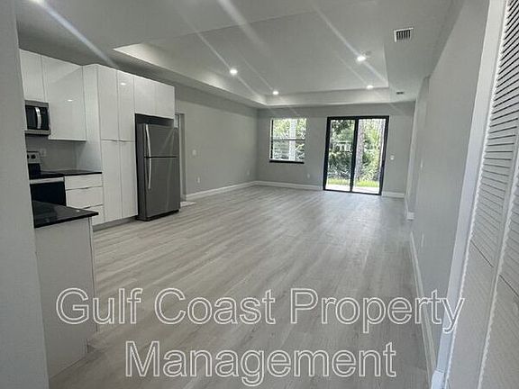 5th image of 139 Greenbriar Blvd
