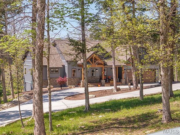3rd image of 2747 Tyrolean Way Dr
