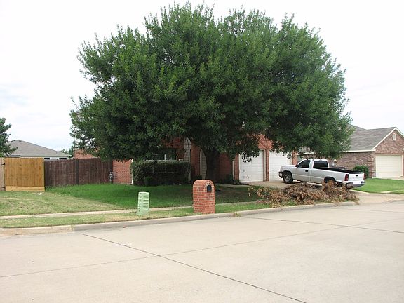 2nd image of 3004 Stonecrop Ln