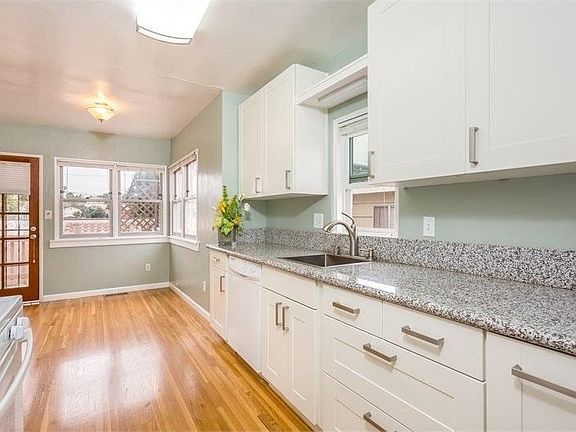 3rd image of 3777 Texas St